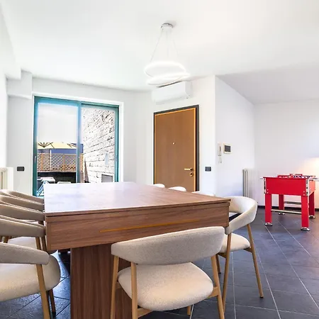 公寓 4 Bd With Near Center Private Parking *