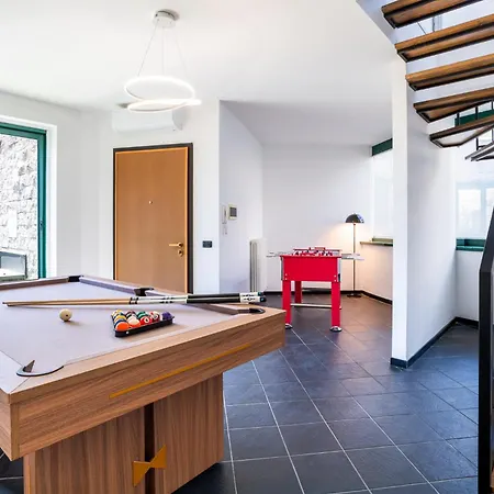 公寓 4 Bd With Near Center Private Parking *