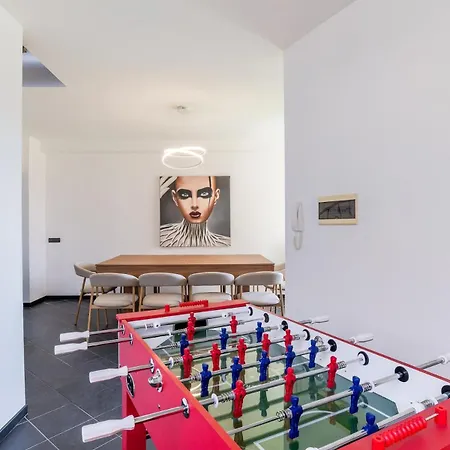4 Bd With Near Center Private Parking 公寓 *