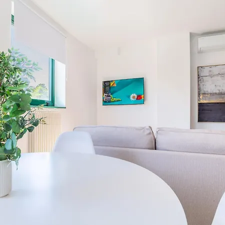 4 Bd With Near Center Private Parking 公寓 科莫