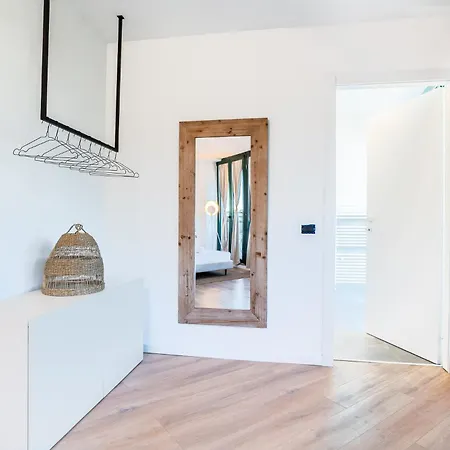 4 Bd With Near Center Private Parking 公寓 *