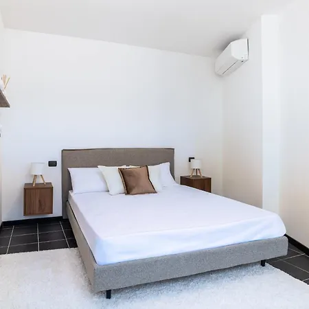 4 Bd With Near Center Private Parking 公寓 科莫